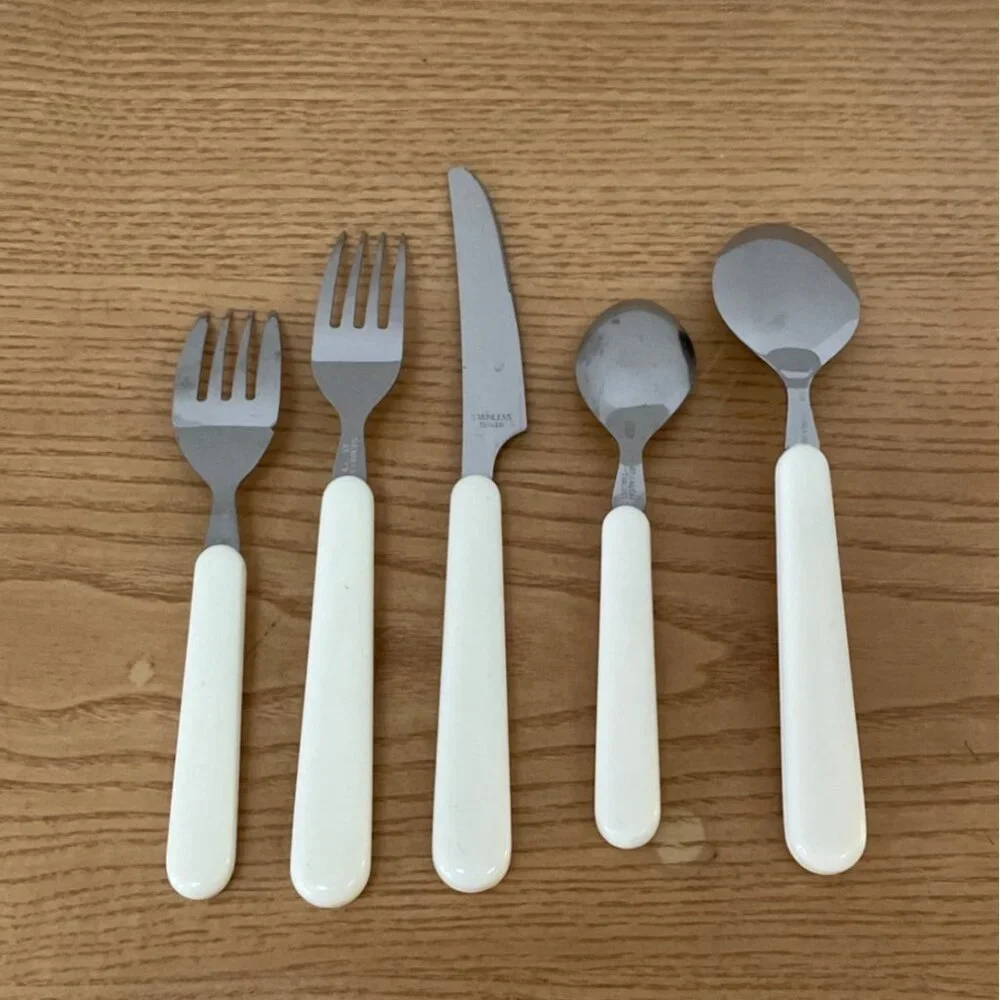 Vintage Blue Willow Pattern 5 Pc Place Setting Stainless Flatware Taiwan